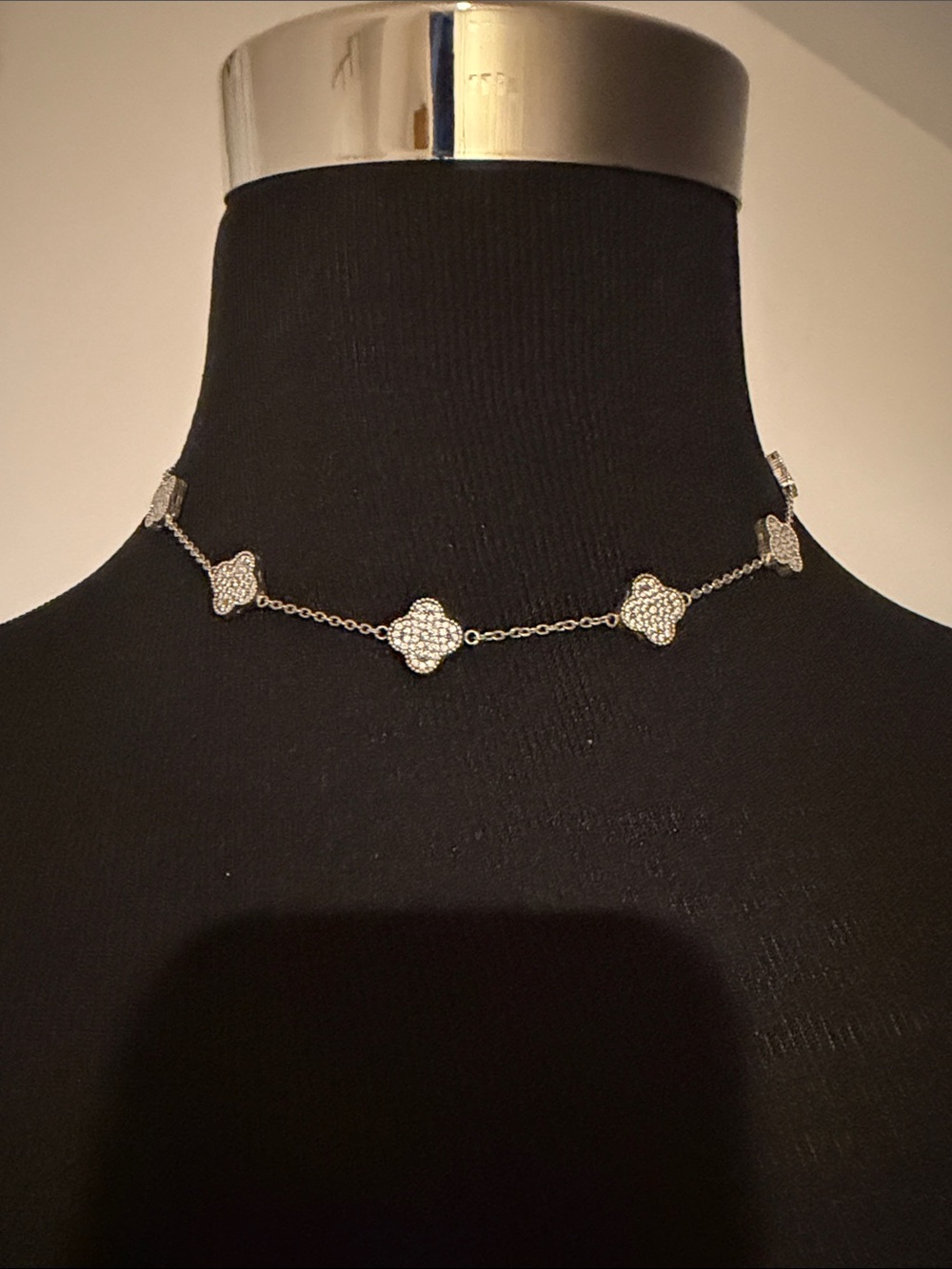 Delicate Silver Pavé Clover Choker Necklace - Women Jewelry